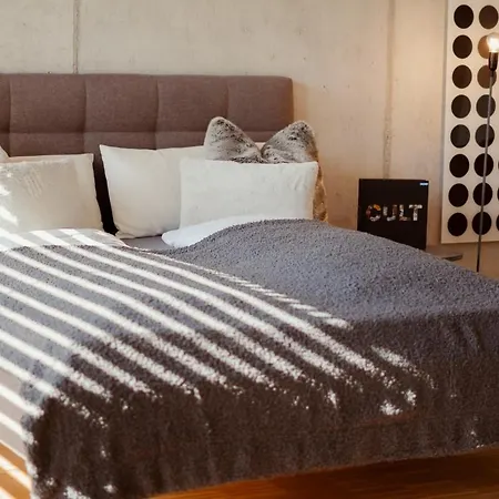 Apartment Kurpark Loft: Terrace Retreat With Free Parking