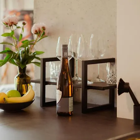 Kurpark Loft: Terrace Retreat With Free Parking Apartment