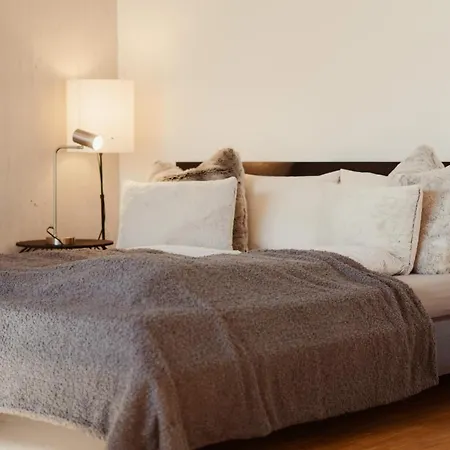Kurpark Loft: Terrace Retreat With Free Parking *