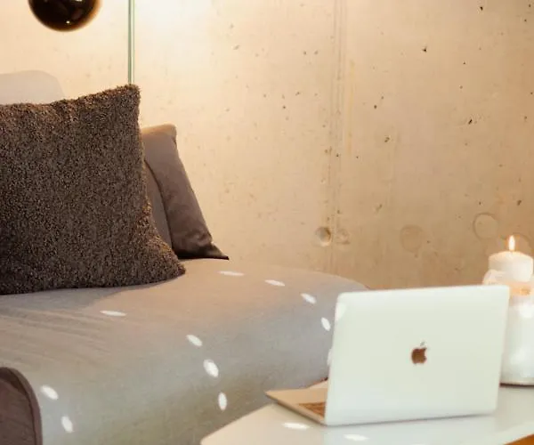 Kurpark Loft: Terrace Retreat With Free Parking *