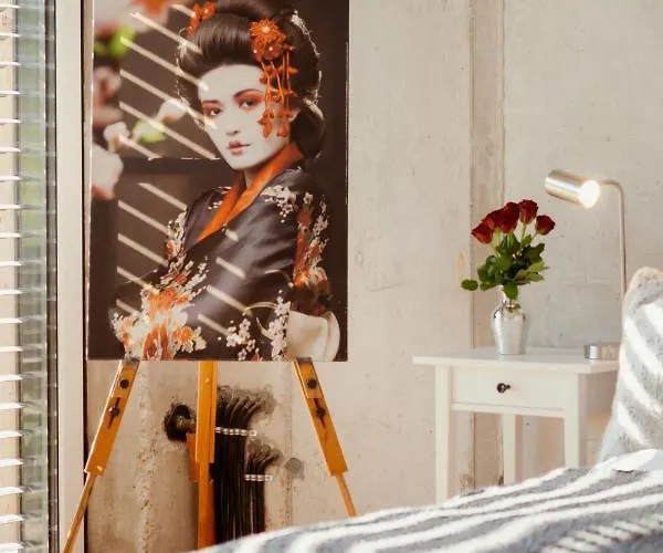 Kurpark Loft: Terrace Retreat With Free Parking Apartment