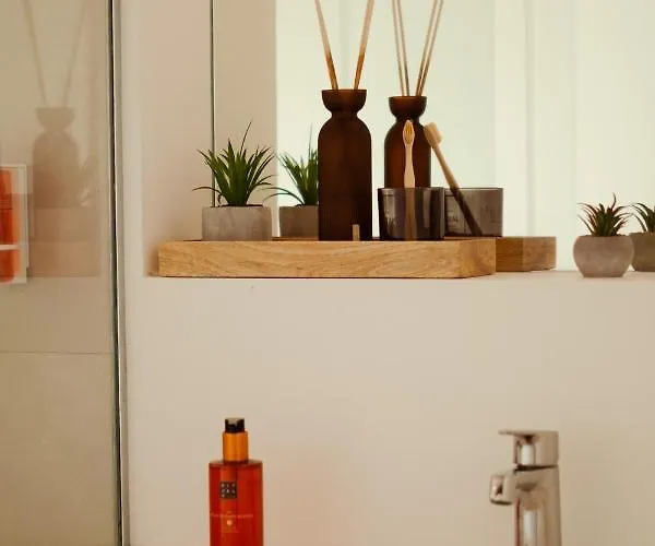 Kurpark Loft: Terrace Retreat With Free Parking Apartment Wiesbaden