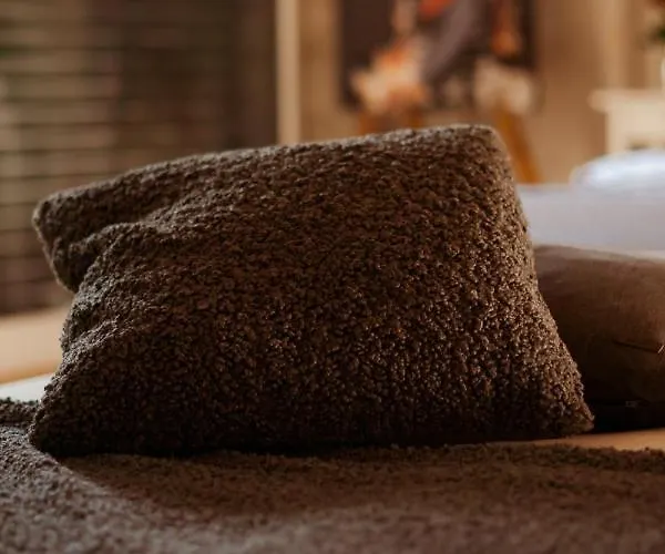 Apartment Kurpark Loft: Terrace Retreat With Free Parking Wiesbaden