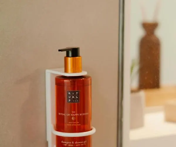 Kurpark Loft: Terrace Retreat With Free Parking